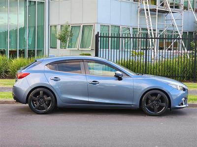 2015 Mazda Axela - Thumbnail